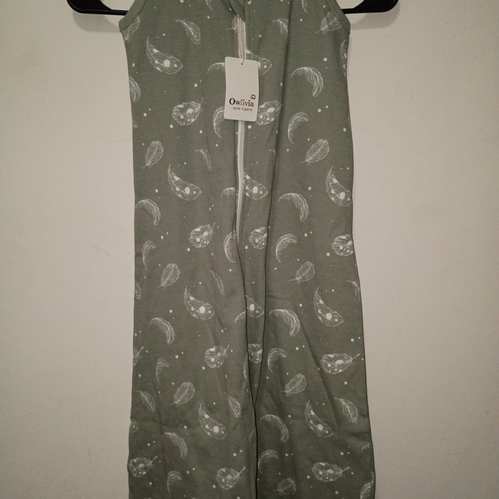 Owivia Feather Print Organic Cotton Sleep Sack. 12m-18m
